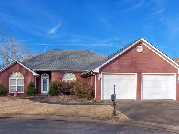 322 Dunolly Ln, Florence, AL
