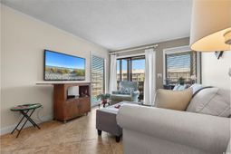 212 2nd Ave. N photo 4