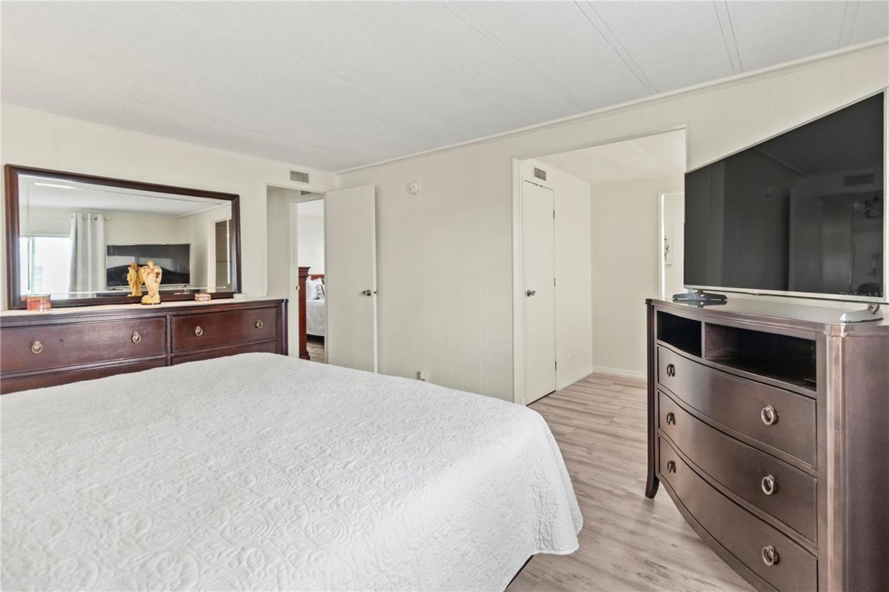 5619 Bayshore Road, Unit 240, Palmetto, FL 34221 Photo