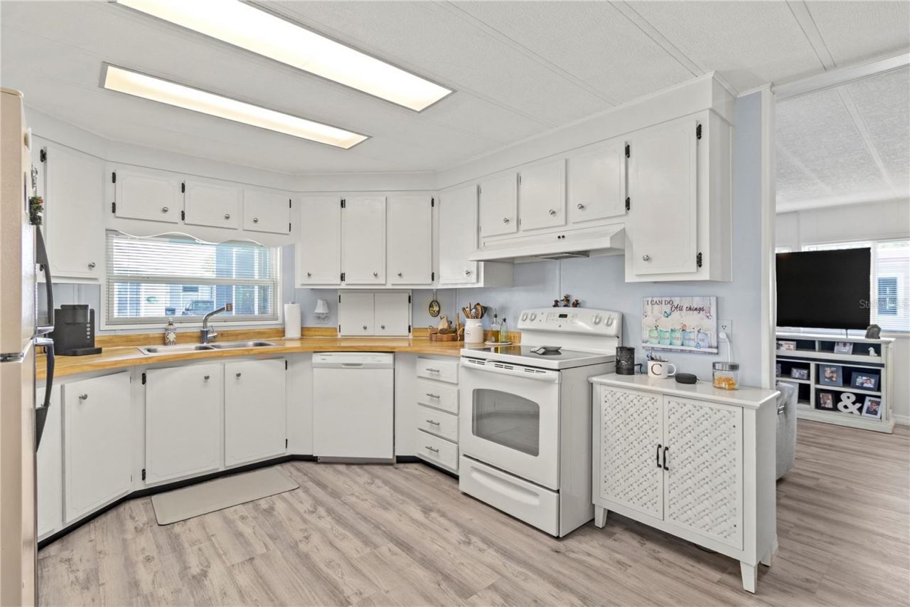 5619 Bayshore Road, Unit 240, Palmetto, FL 34221 Photo