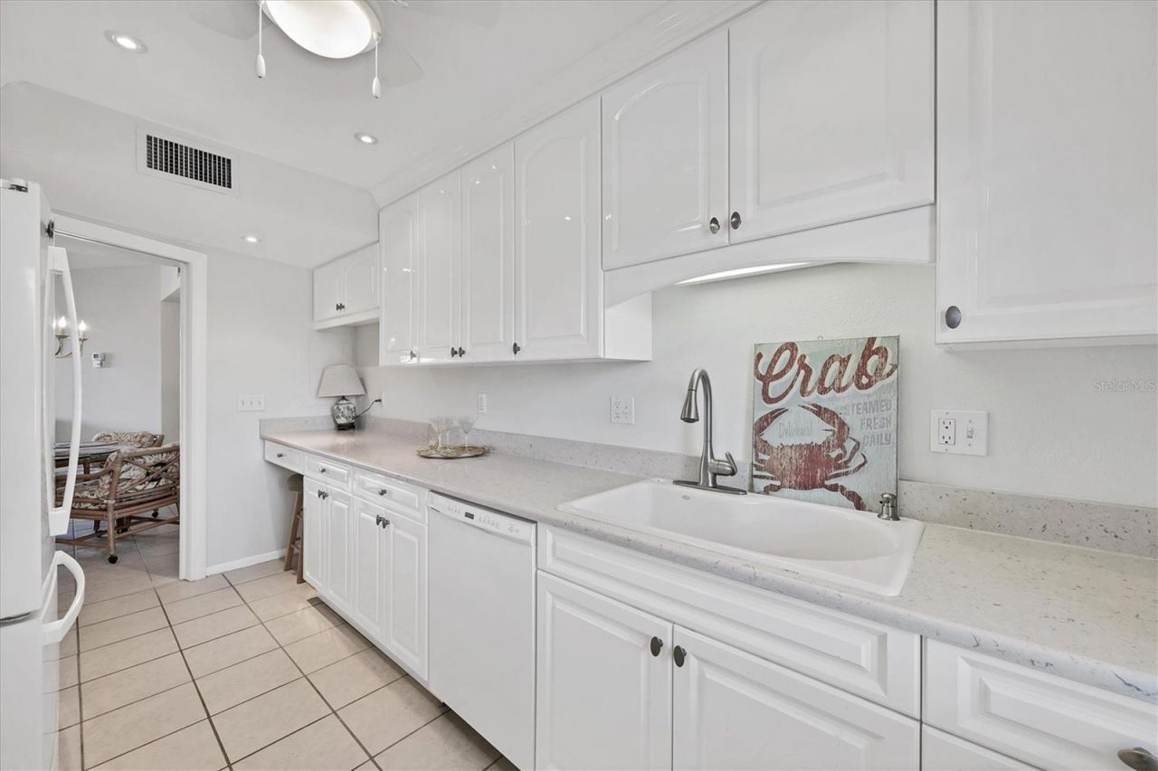 4825 Gulf Of Mexico Drive, Unit 202, Longboat Key, FL 34228 Photo