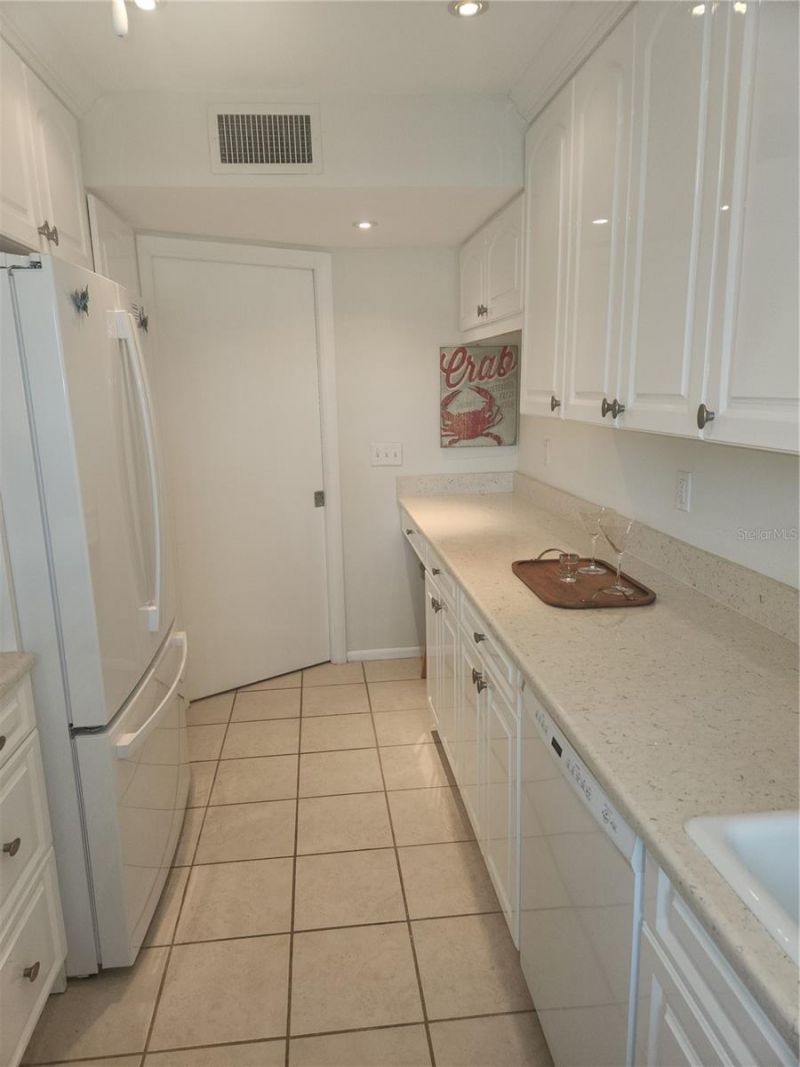 4825 Gulf Of Mexico Drive, Unit 202, Longboat Key, FL 34228 Photo