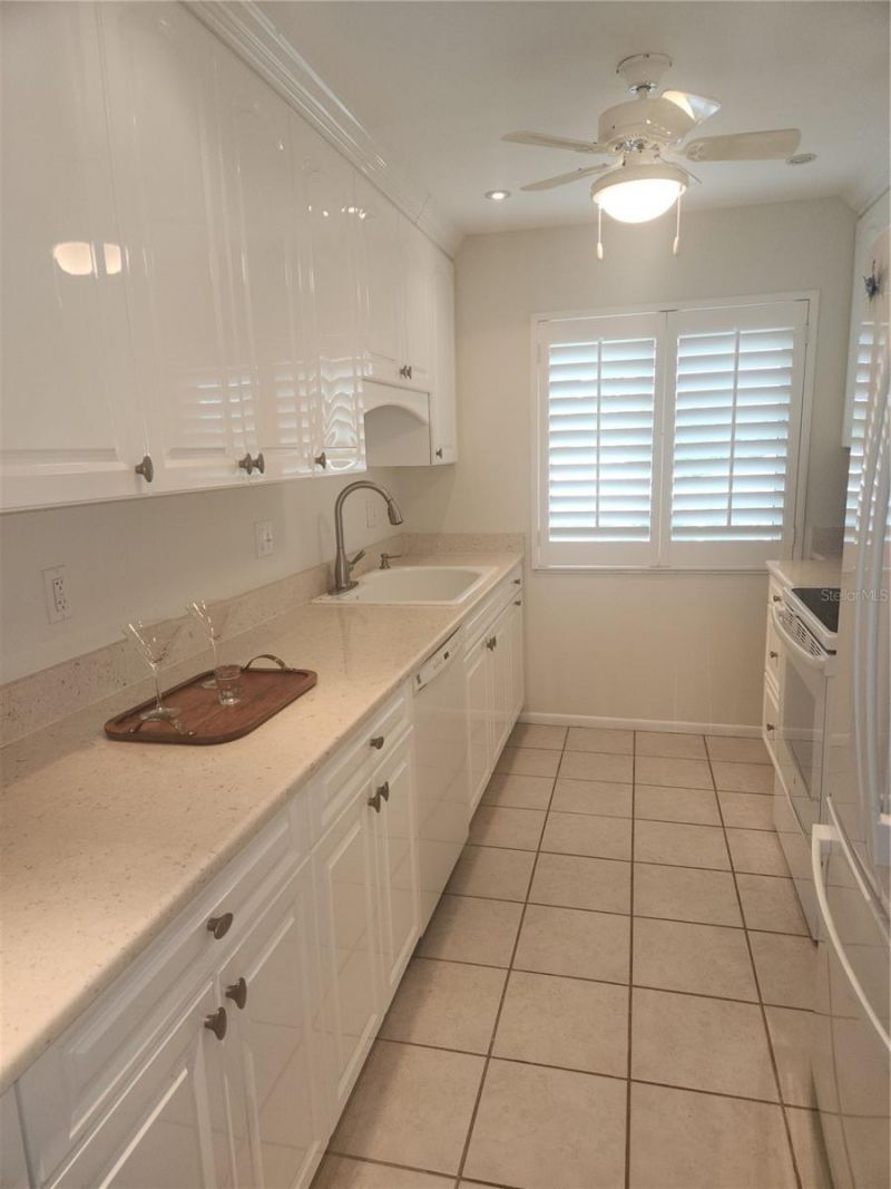 4825 Gulf Of Mexico Drive, Unit 202, Longboat Key, FL 34228 Photo
