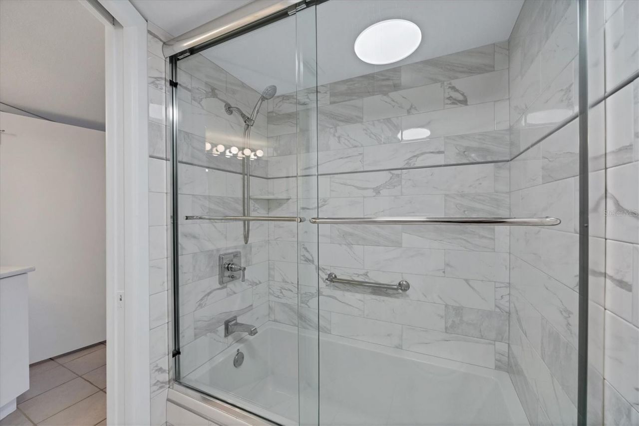 4825 Gulf Of Mexico Drive, Unit 202, Longboat Key, FL 34228 Photo