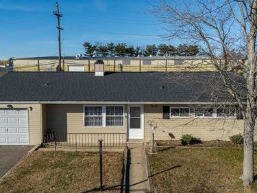 111 BORDER ROCK ROAD, LEVITTOWN, PA 19057