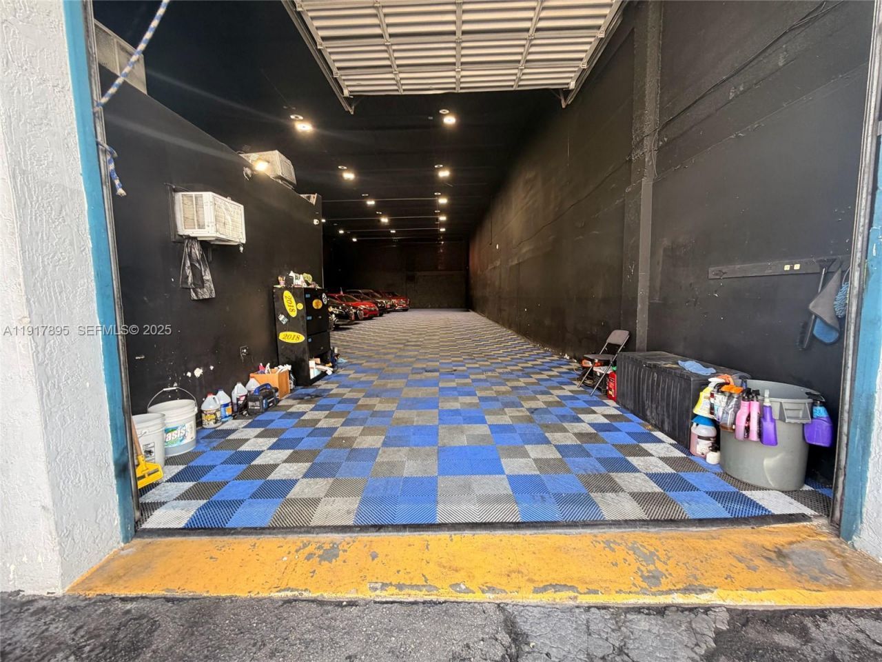 7298 NW 54th St, Miami, FL 33166 Photo