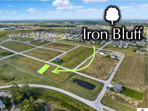 4213 S 210th Avenue, Elkhorn, NE 68022