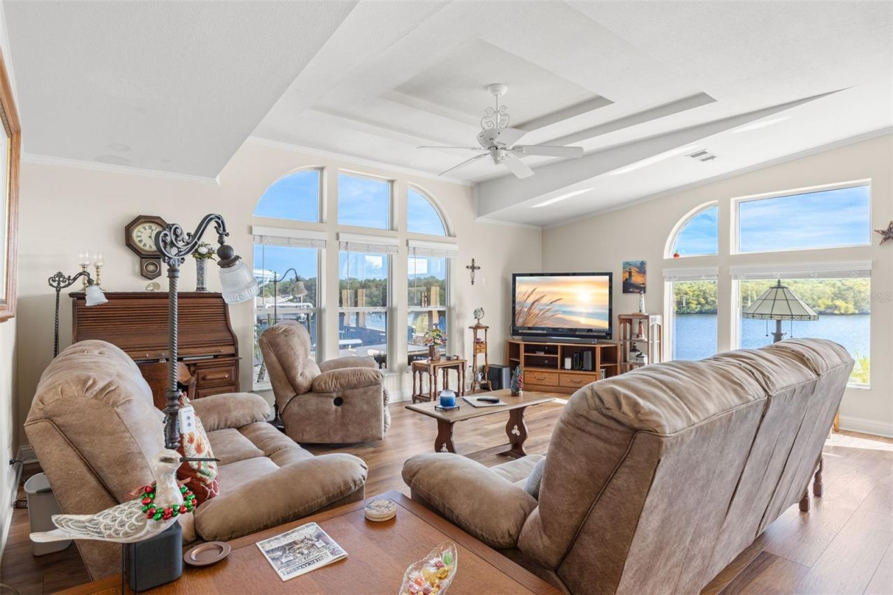 7013 Mount Piney Road Ne, Unit 724, Saint Petersburg, FL 33702 Photo