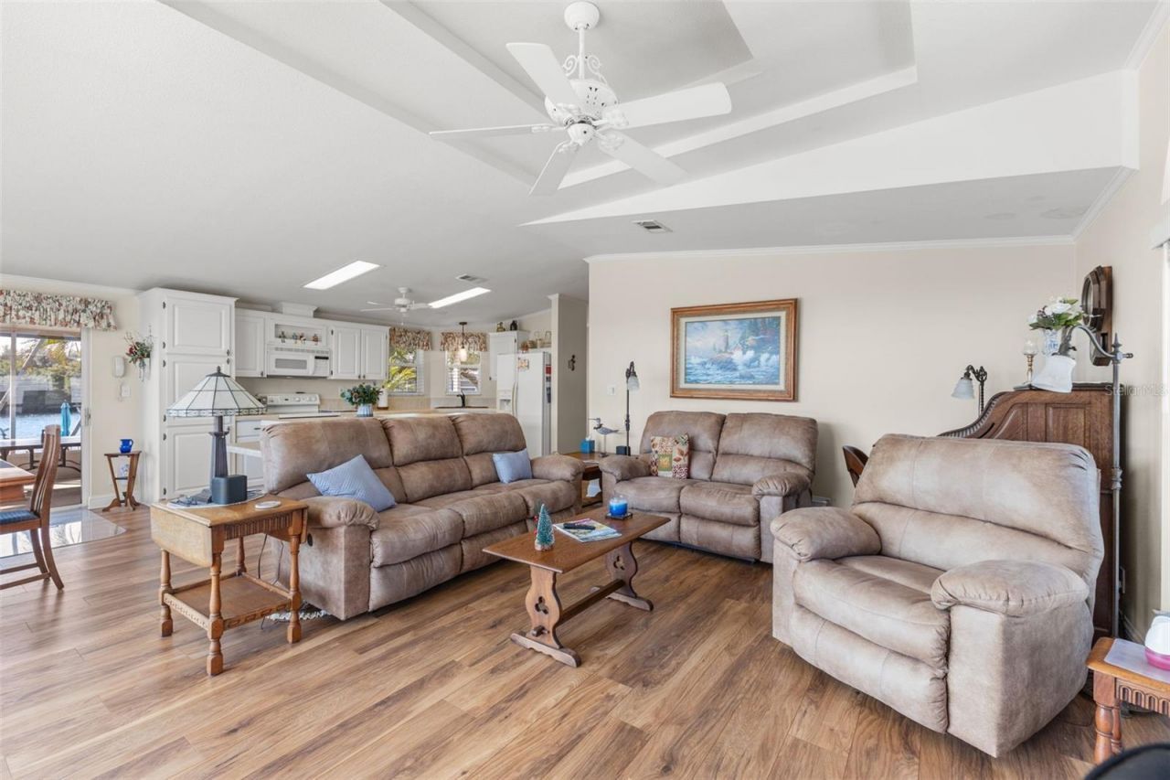 7013 Mount Piney Road Ne, Unit 724, Saint Petersburg, FL 33702 Photo