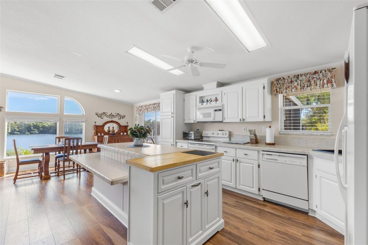 7013 Mount Piney Road Ne, Unit 724, Saint Petersburg, FL 33702 Photo