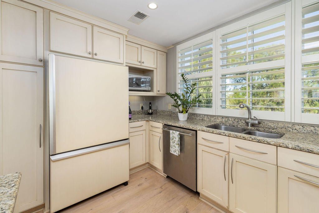 1606 Marsh Harbor Lane Photo 9