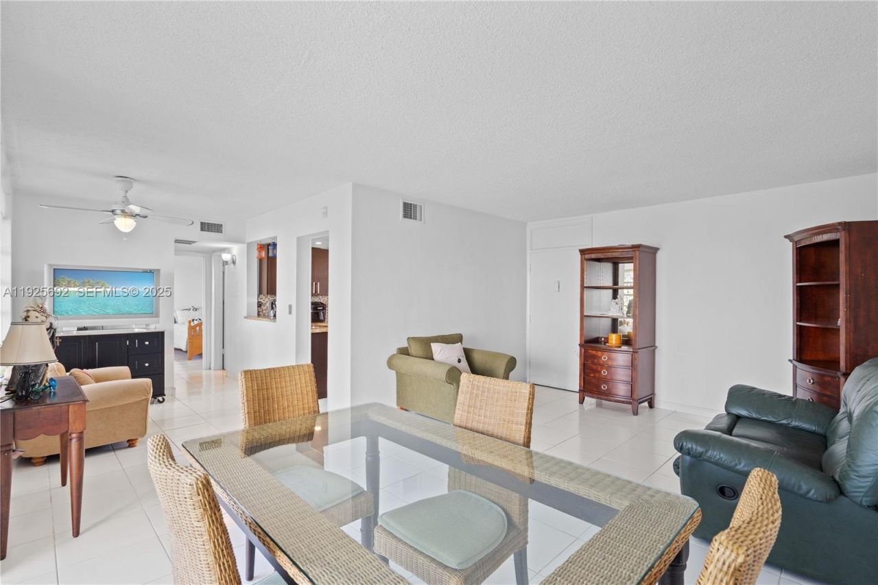 2999 Point East Dr, Unit C-502, Aventura, FL 33160 Photo