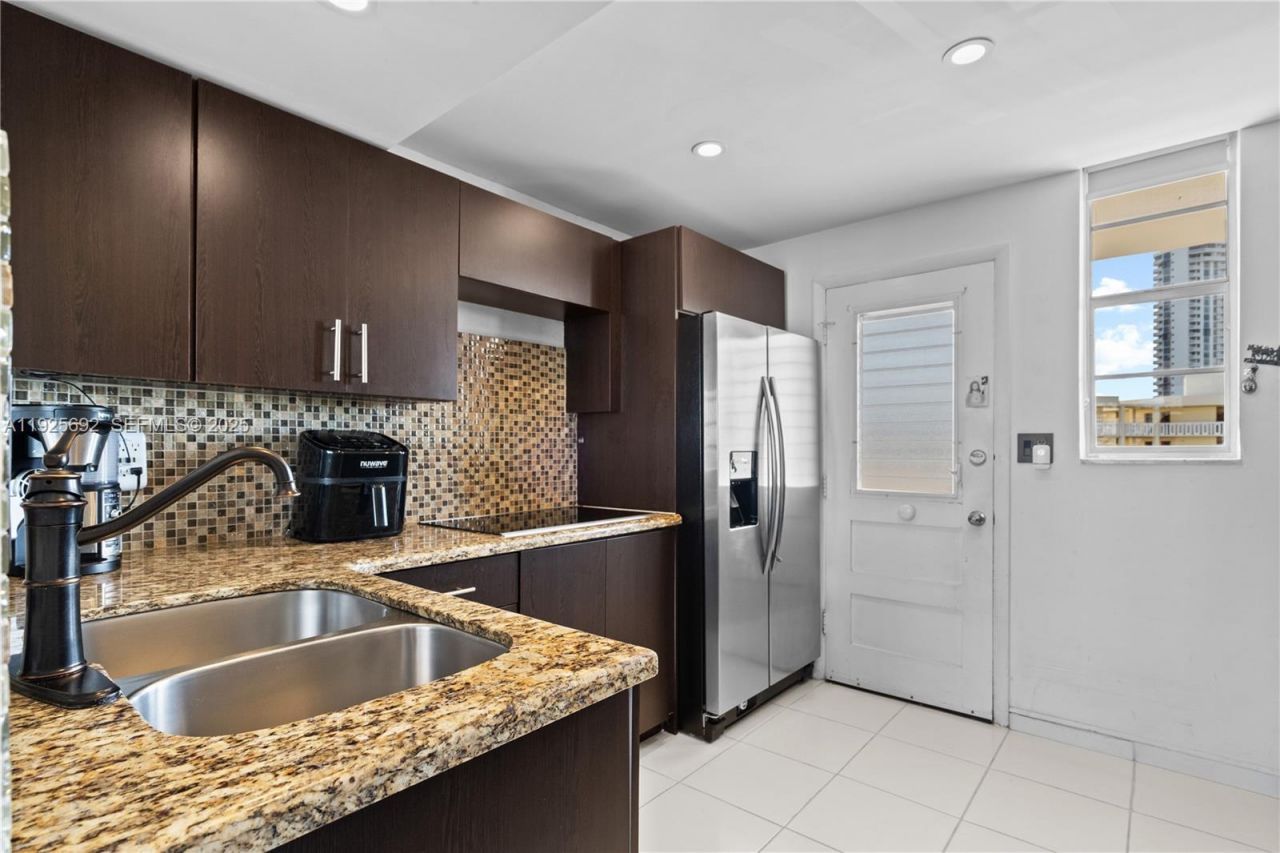 2999 Point East Dr, Unit C-502, Aventura, FL 33160 Photo