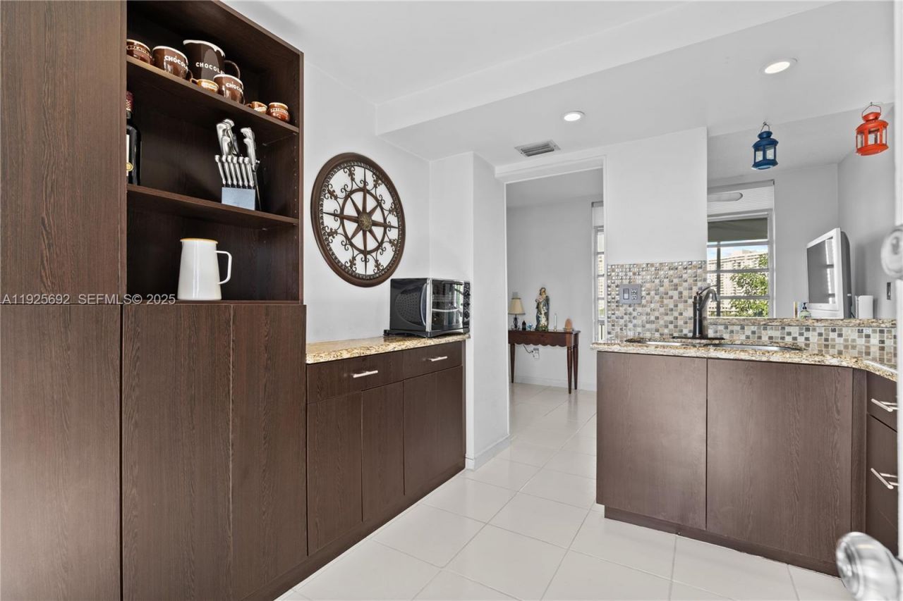 2999 Point East Dr, Unit C-502, Aventura, FL 33160 Photo