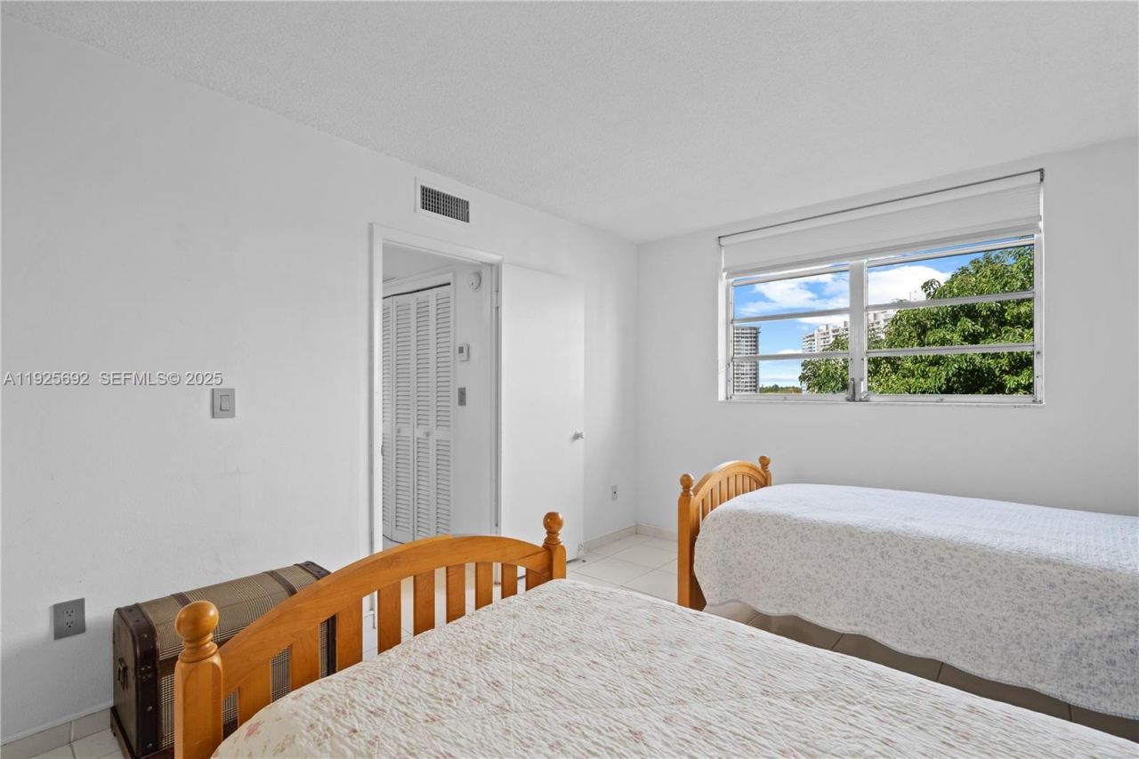 2999 Point East Dr, Unit C-502, Aventura, FL 33160 Photo