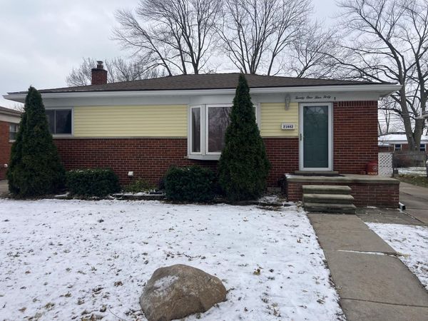 21442 Arrowhead Street, Saint Clair Shores, MI 48082