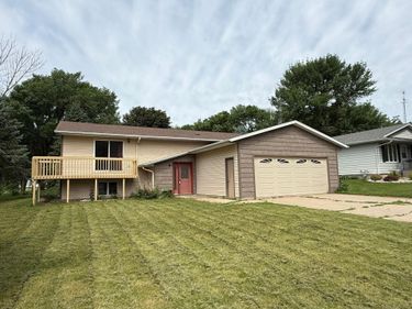 225 S 7th Avenue E, Unit E, Truman, MN 56088