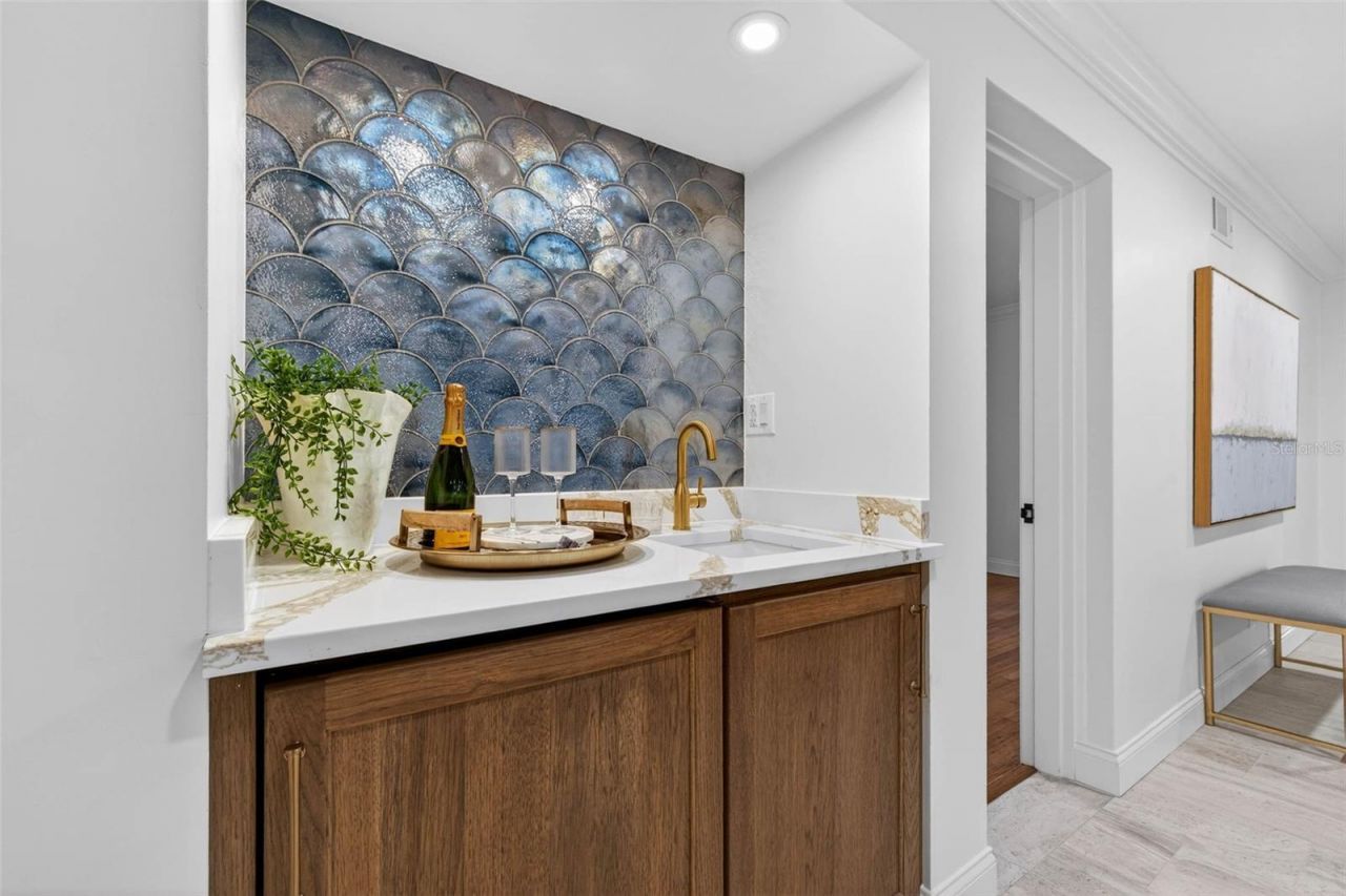 1222 Brightwaters Boulevard Ne, Saint Petersburg, FL 33704 Photo