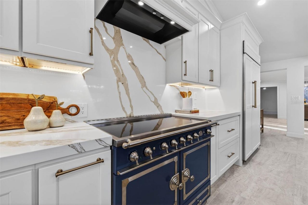 1222 Brightwaters Boulevard Ne, Saint Petersburg, FL 33704 Photo