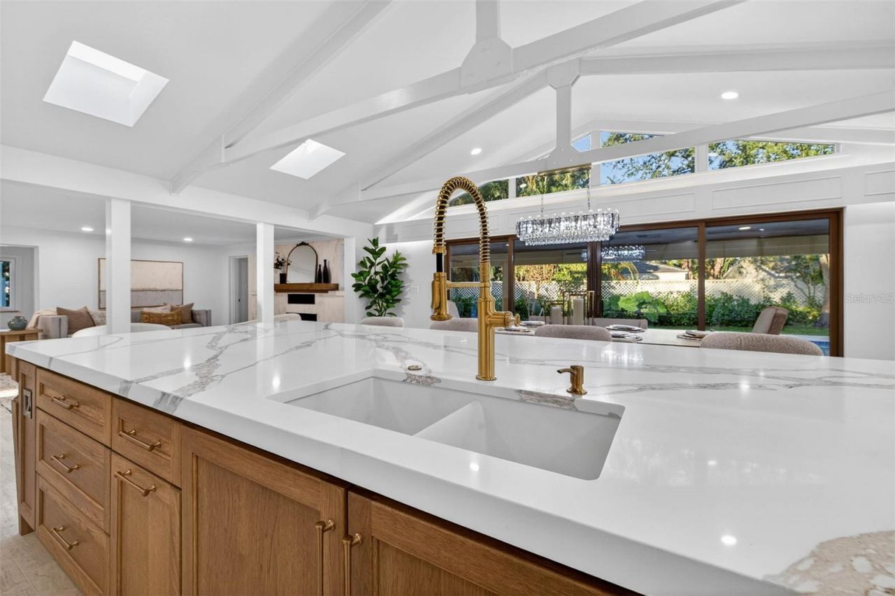 1222 Brightwaters Boulevard Ne, Saint Petersburg, FL 33704 Photo