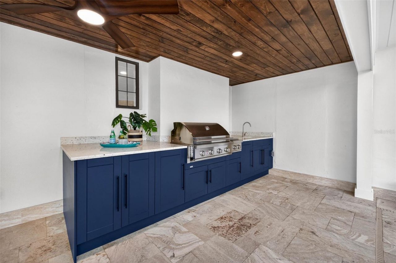 1222 Brightwaters Boulevard Ne, Saint Petersburg, FL 33704 Photo