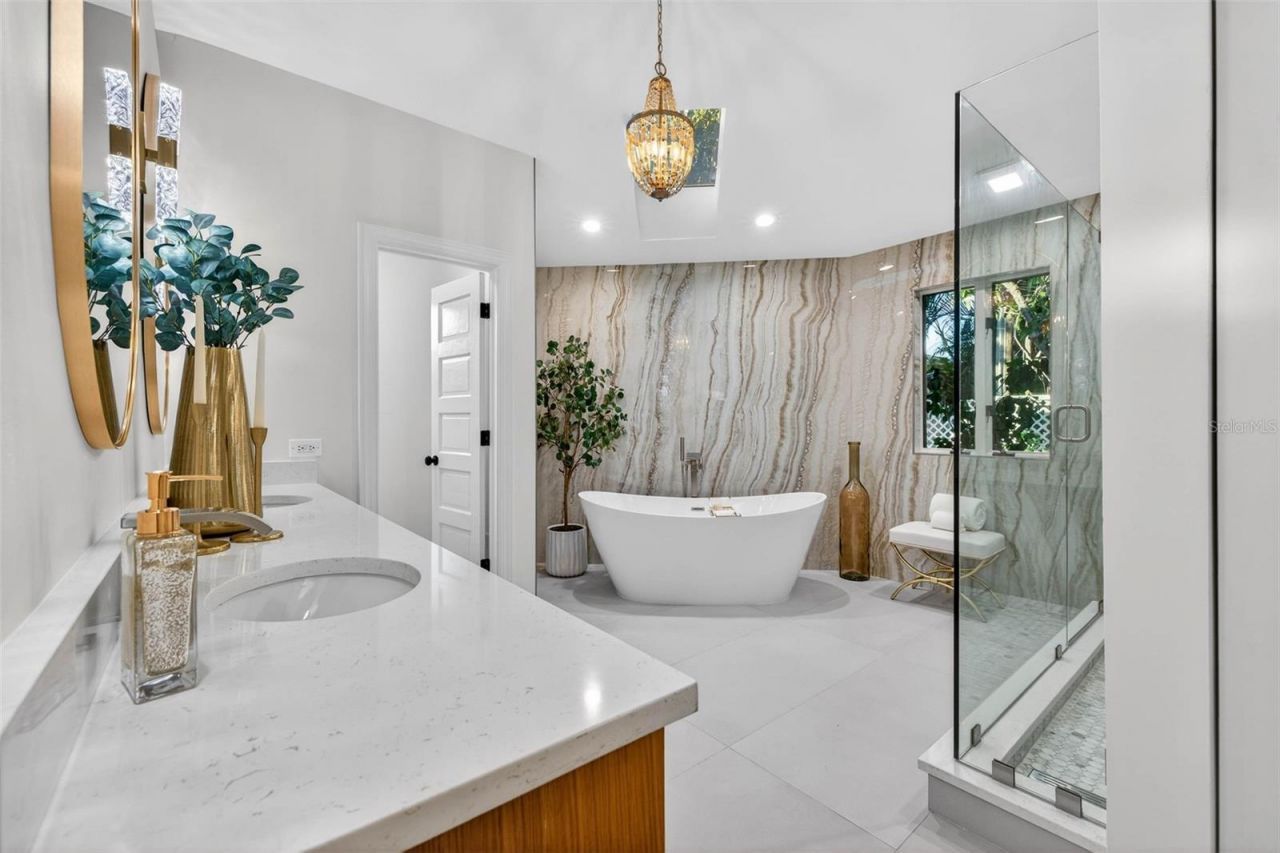 1222 Brightwaters Boulevard Ne, Saint Petersburg, FL 33704 Photo