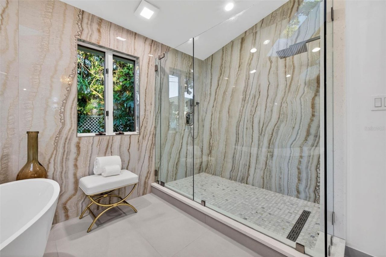 1222 Brightwaters Boulevard Ne, Saint Petersburg, FL 33704 Photo