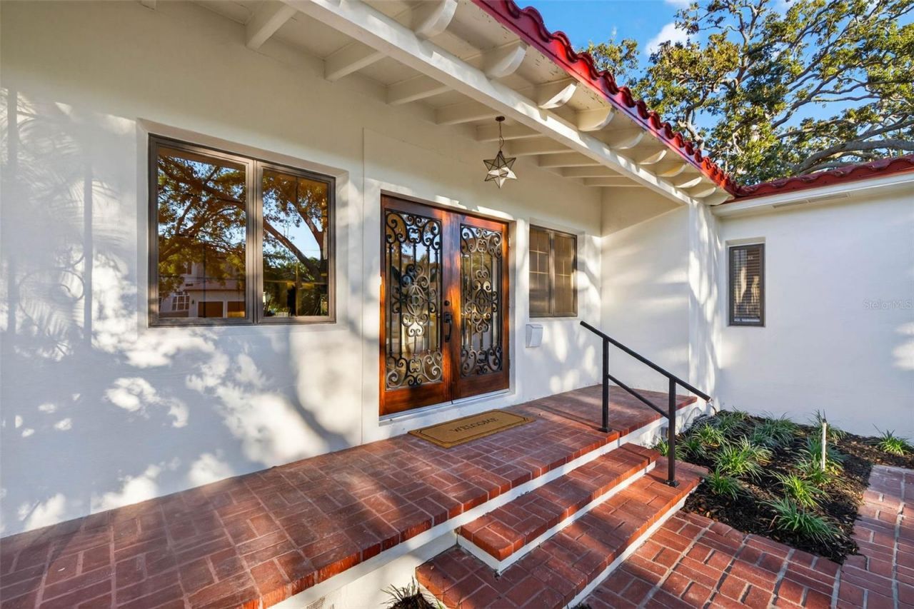 1222 Brightwaters Boulevard Ne, Saint Petersburg, FL 33704 Photo