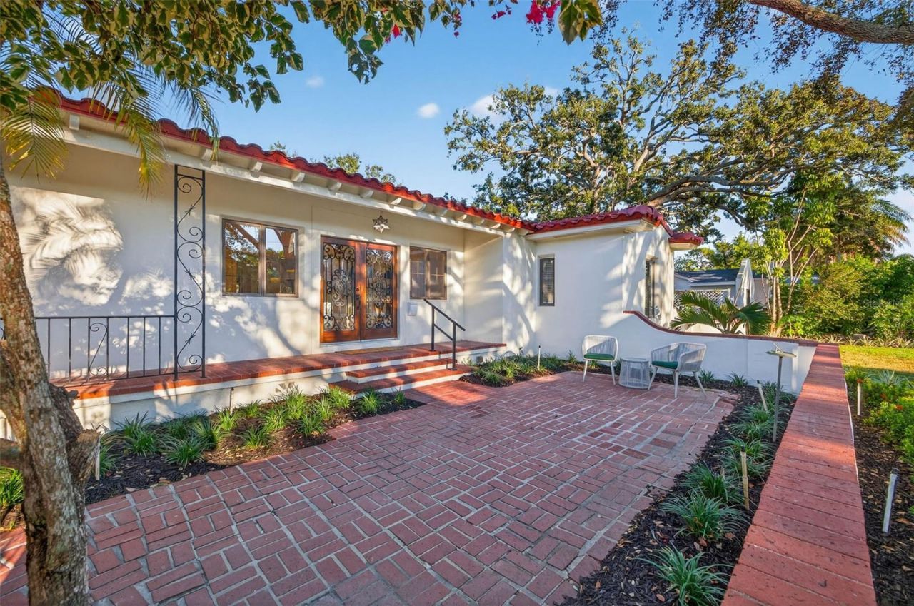 1222 Brightwaters Boulevard Ne, Saint Petersburg, FL 33704 Photo