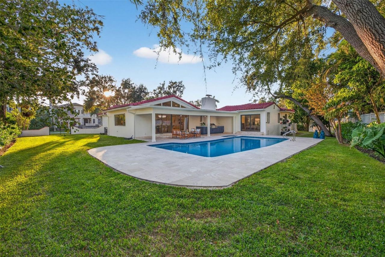 1222 Brightwaters Boulevard Ne, Saint Petersburg, FL 33704 Photo