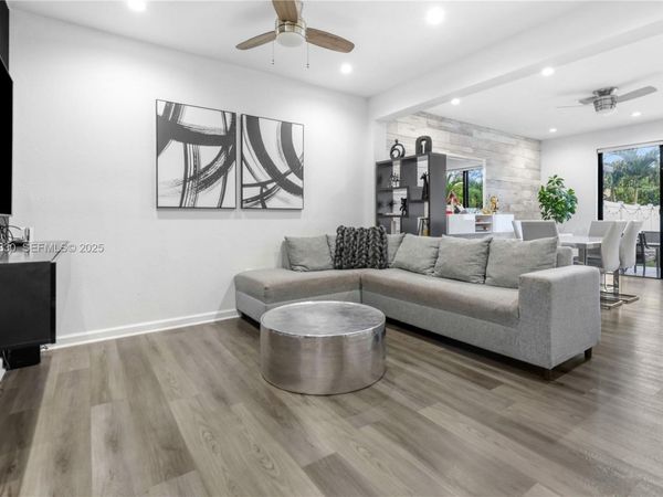 3337 W 91st Ter, Hialeah, FL 33018