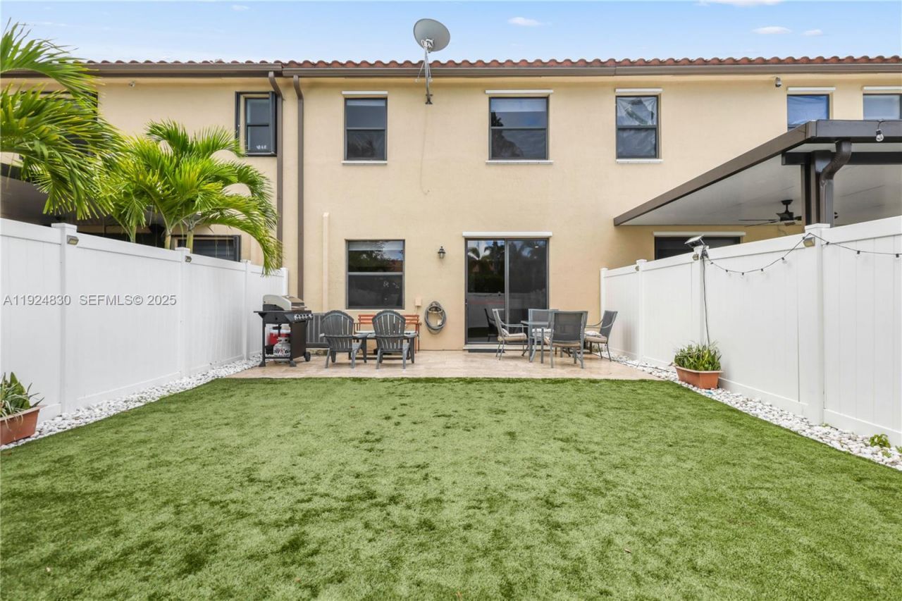 3337 W 91st Ter, Hialeah, FL 33018 Photo