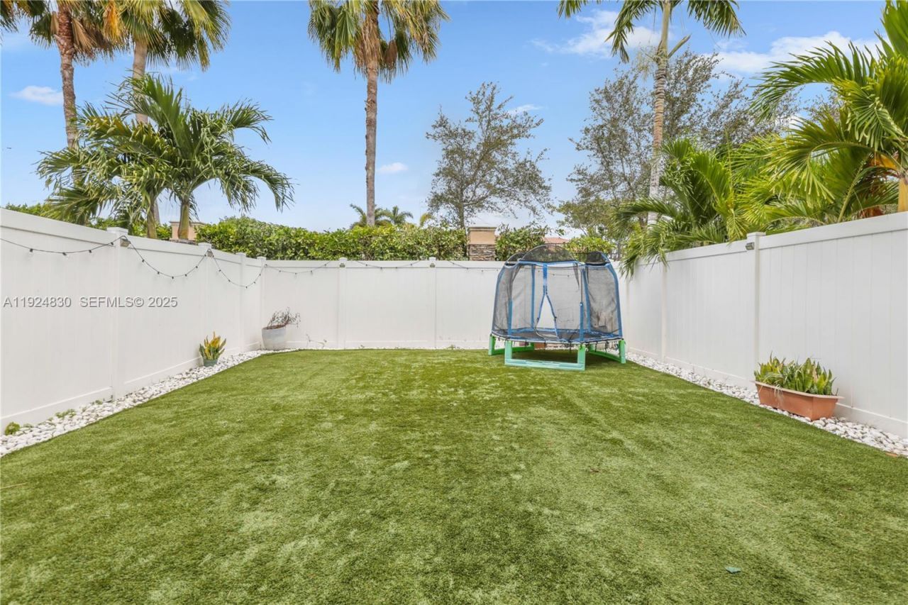 3337 W 91st Ter, Hialeah, FL 33018 Photo