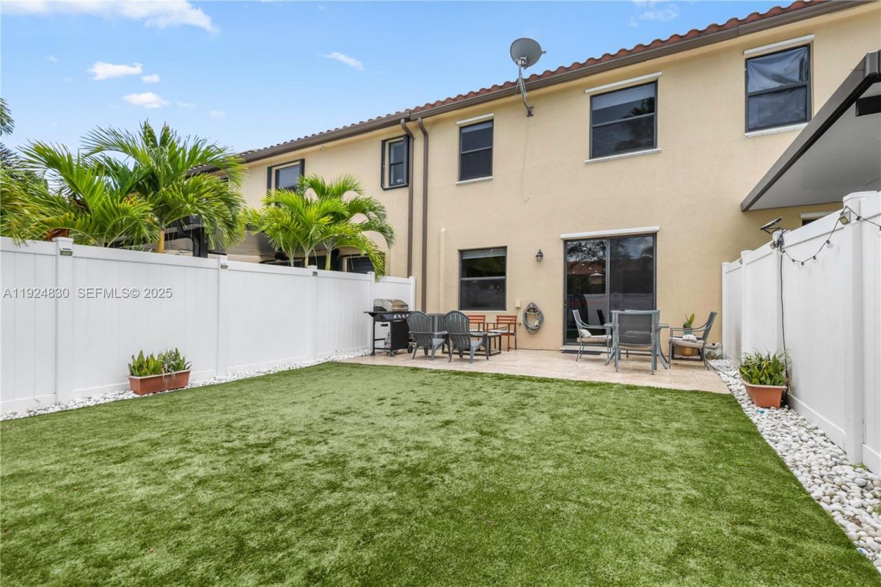 3337 W 91st Ter, Hialeah, FL 33018 Photo