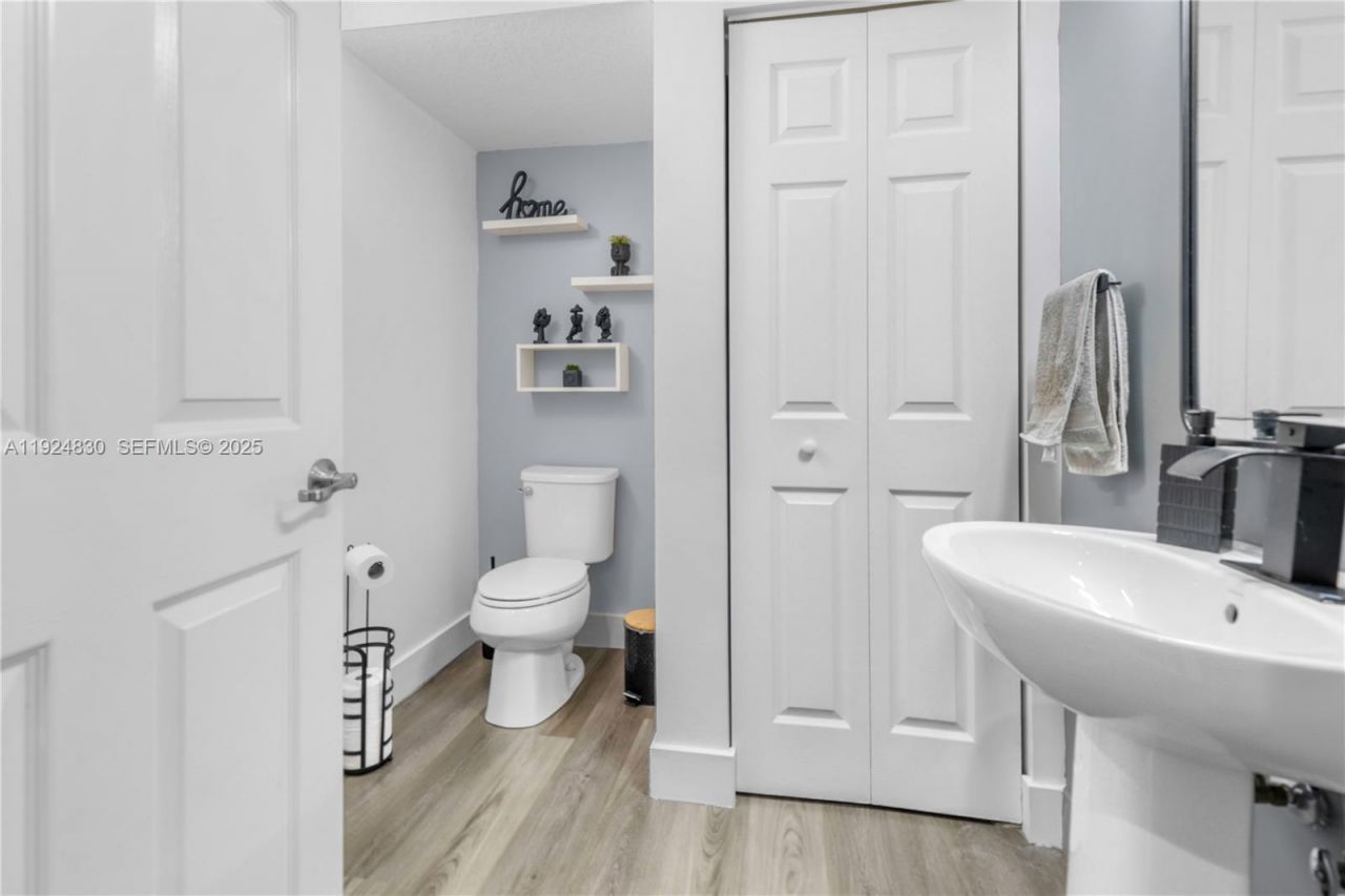 3337 W 91st Ter, Hialeah, FL 33018 Photo