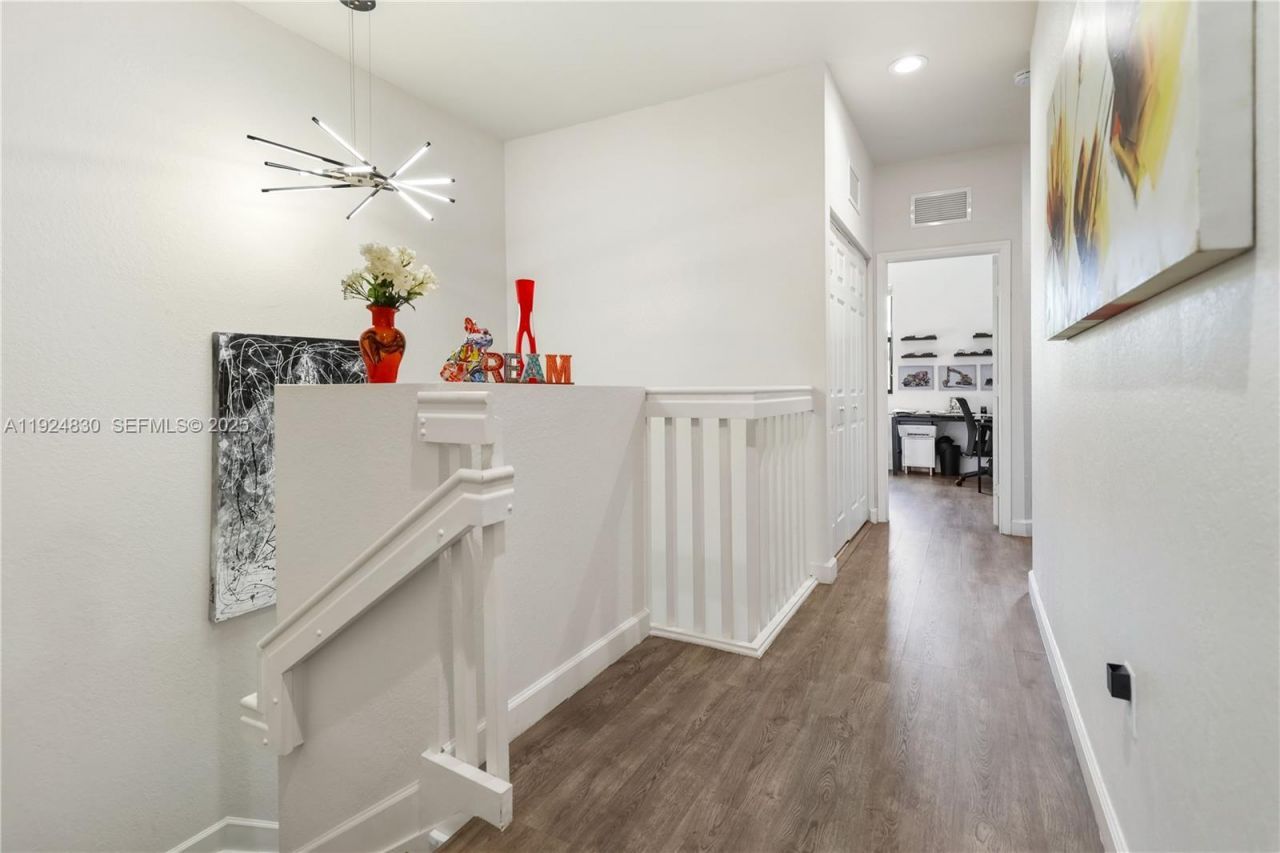 3337 W 91st Ter, Hialeah, FL 33018 Photo