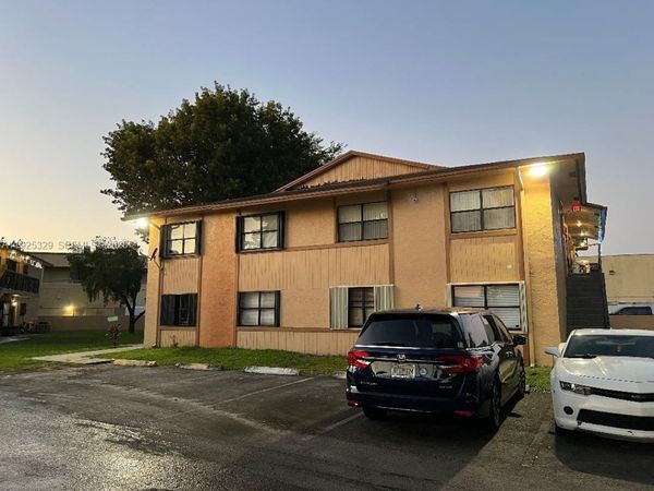 2735 W 66th St, Unit 21-23, Hialeah, FL 33016