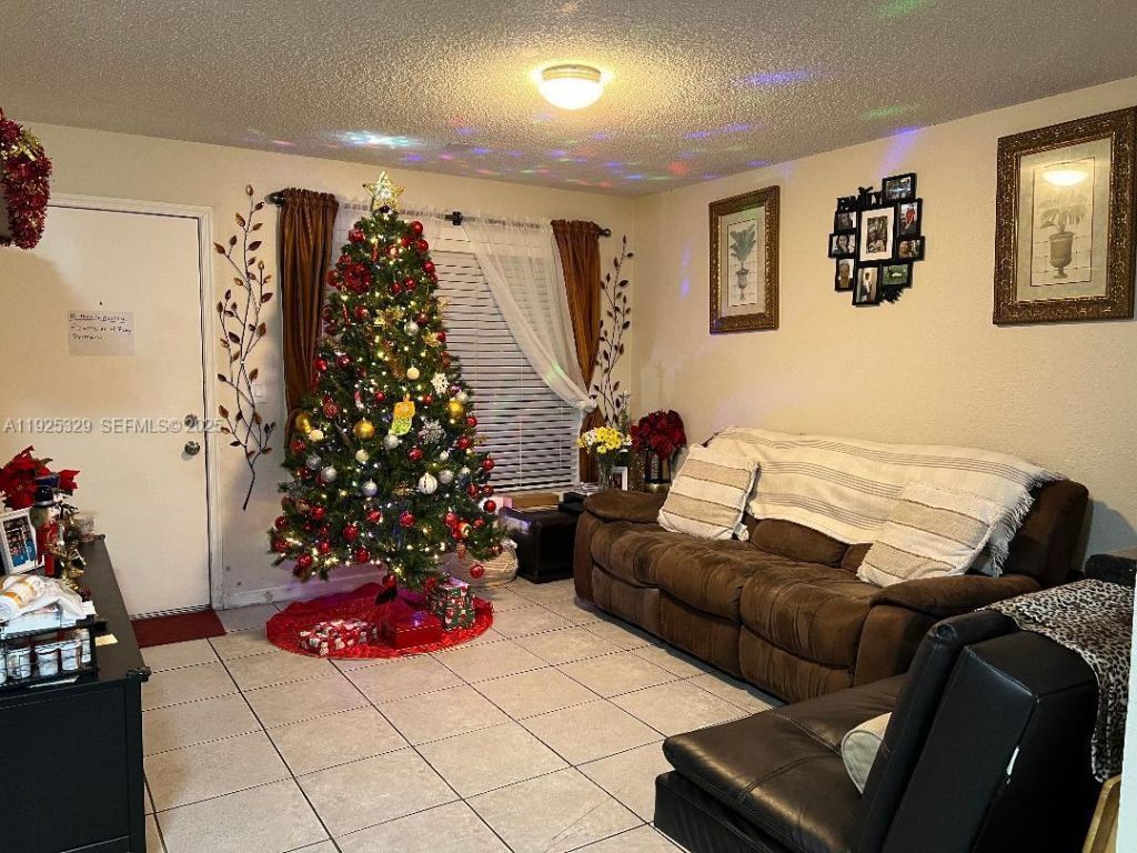 2735 W 66th St, Unit 21-23, Hialeah, FL 33016 Photo