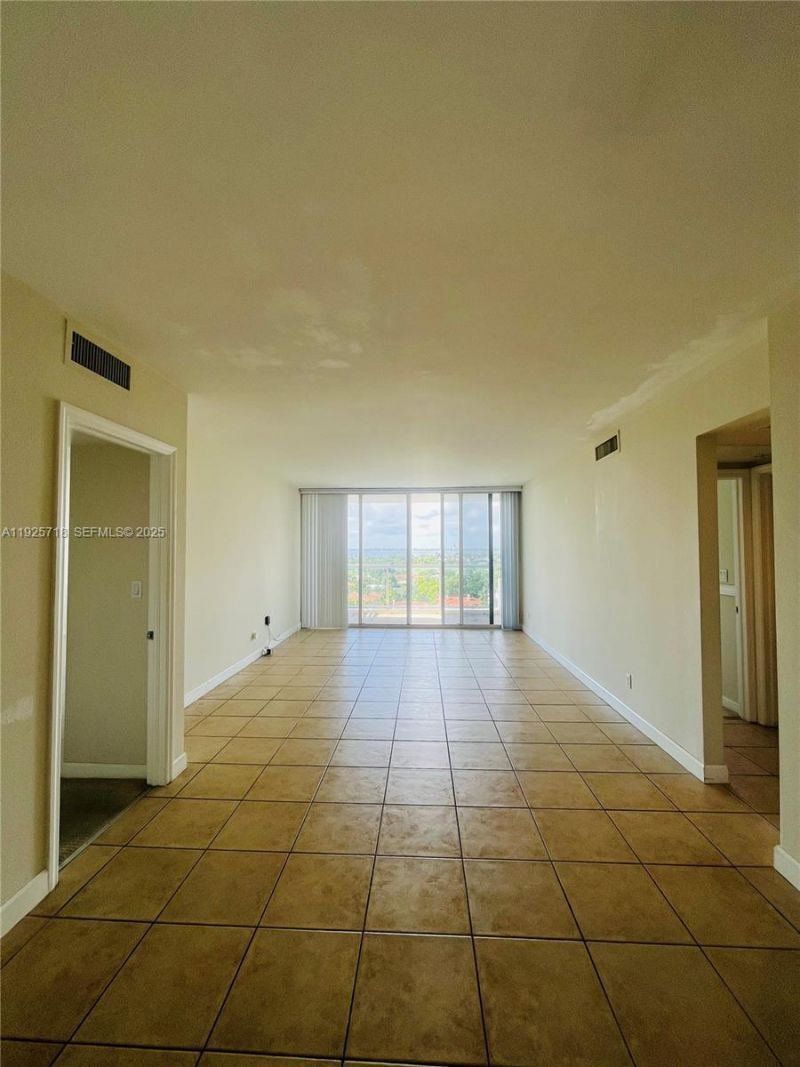 5600 Collins Ave, Unit 12N, Miami Beach, FL 33140 Photo