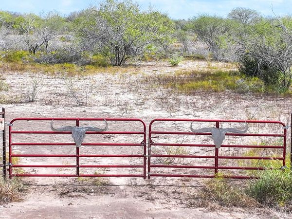 001 Us-181, Karnes, TX 78119