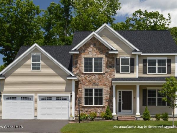 16 Elvis Lane, Clifton Park, NY 12065