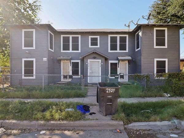 1910 Grainger Street , Fort Worth, TX 76110
