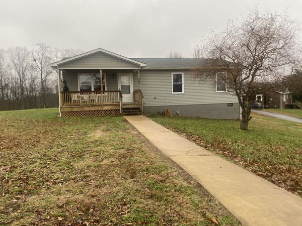 575 Simmons Cemetery Rd, Quebeck, TN 38579