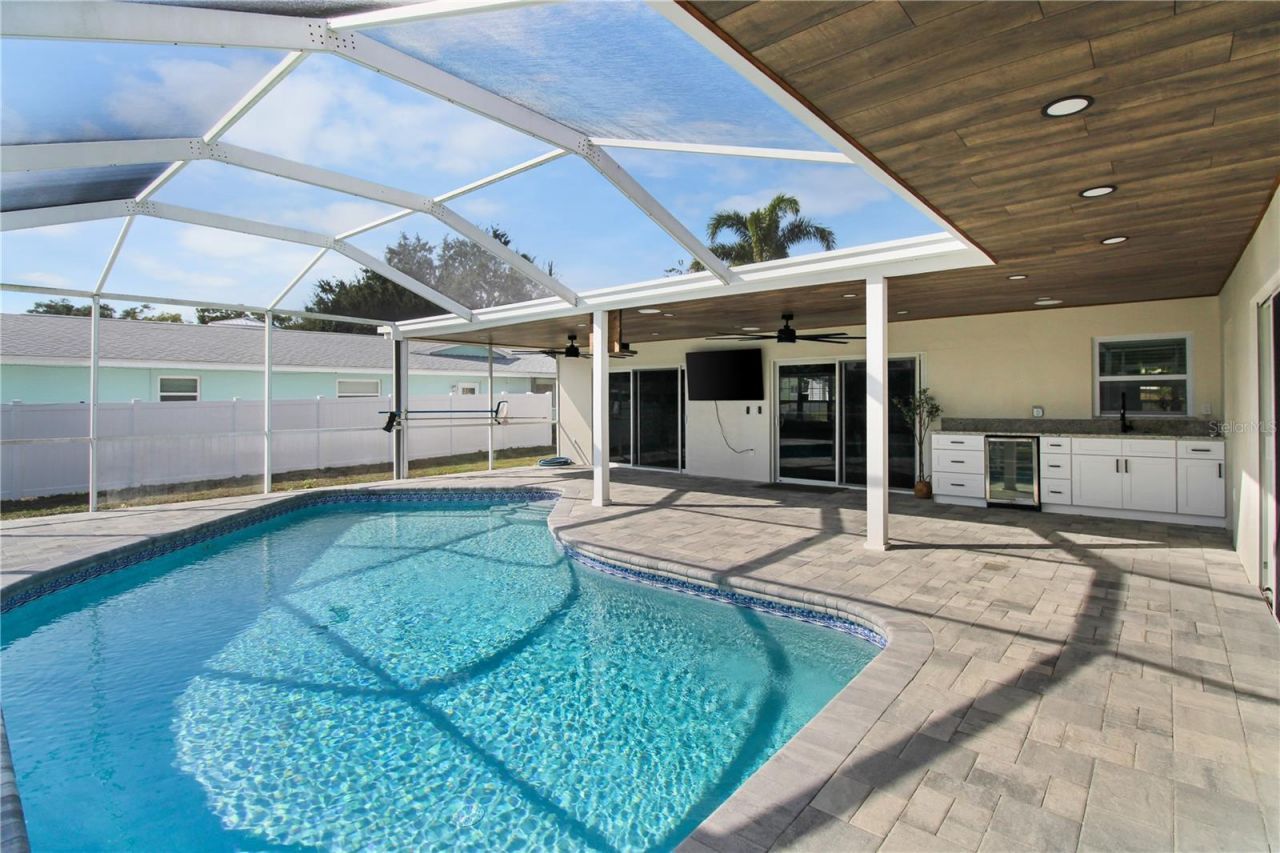 1575 Brookside Boulevard, Largo, FL 33770 Photo