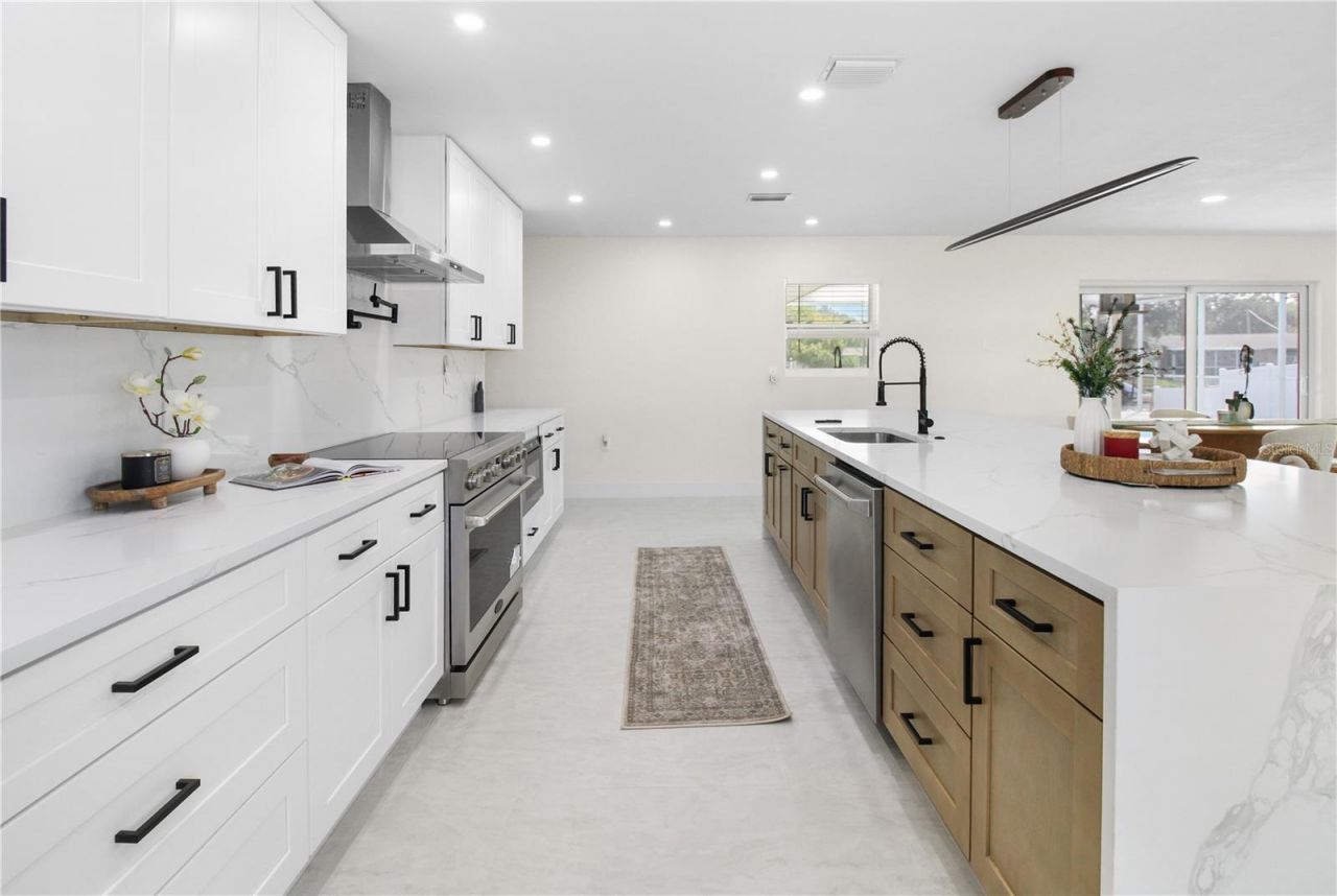 1575 Brookside Boulevard, Largo, FL 33770 Photo