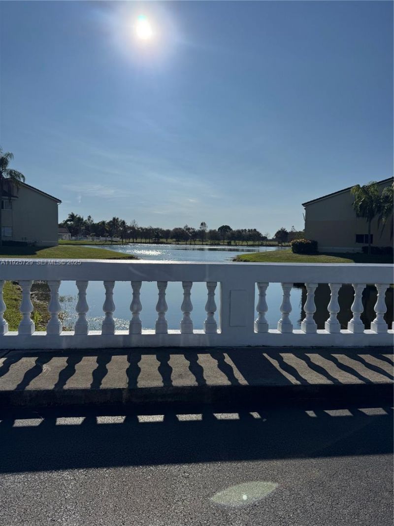 12650 Vista Isles Dr, Unit 923, Sunrise, FL 33325 Photo