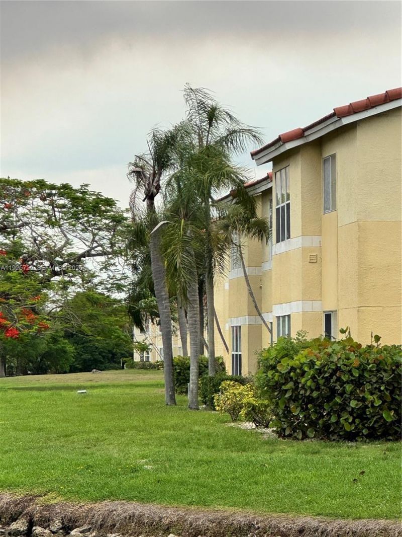 12650 Vista Isles Dr, Unit 923, Sunrise, FL 33325 Photo