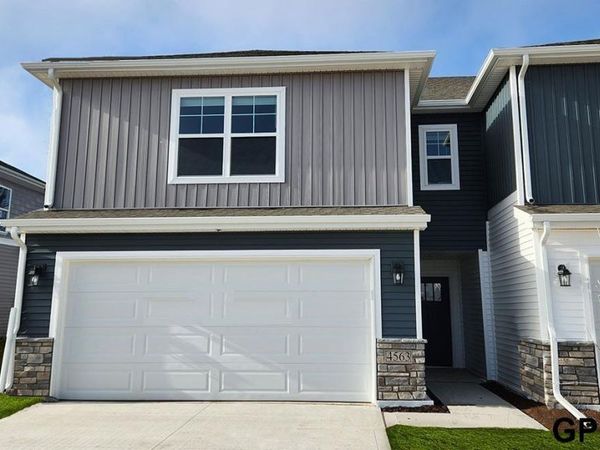 20601 Margo Street, Gretna, NE 68028