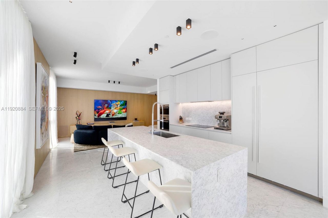 5775 Collins Ave, Unit 1501, Miami Beach, FL 33140 Photo