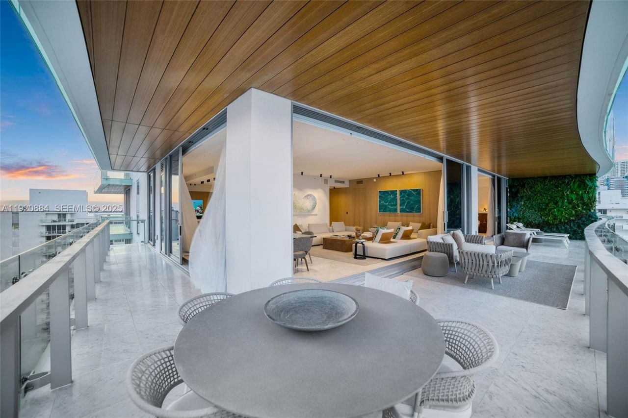 5775 Collins Ave, Unit 1501, Miami Beach, FL 33140 Photo